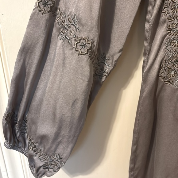Sundance 100% Silk Embroidered Top - Picture 3 of 10